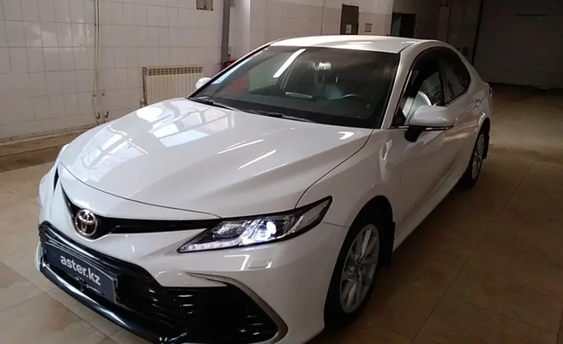 Toyota Camry 2022 года за 17 000 000 тг. в Актобе