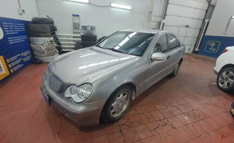 Mercedes-Benz C-Класс 2003 года за 3 500 000 тг. в Астана