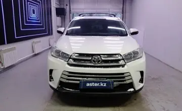 Toyota Highlander 2019 года за 19 000 000 тг. в Павлодар фото 2