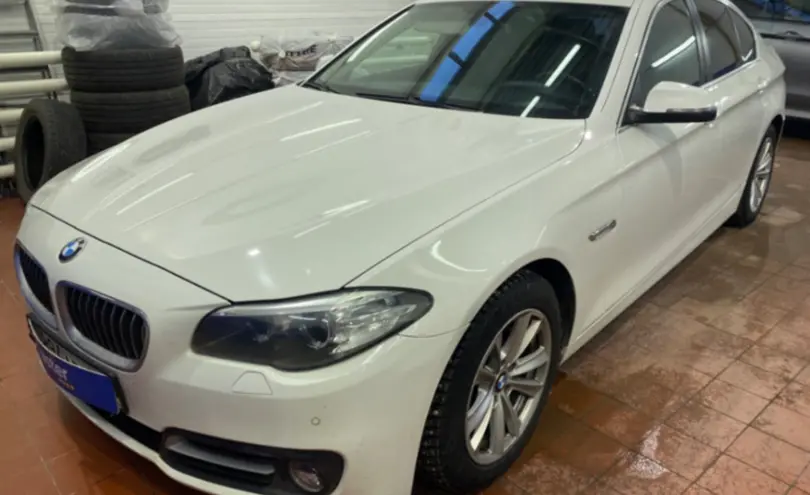 BMW 5 серии 2014 года за 10 500 000 тг. в Астана