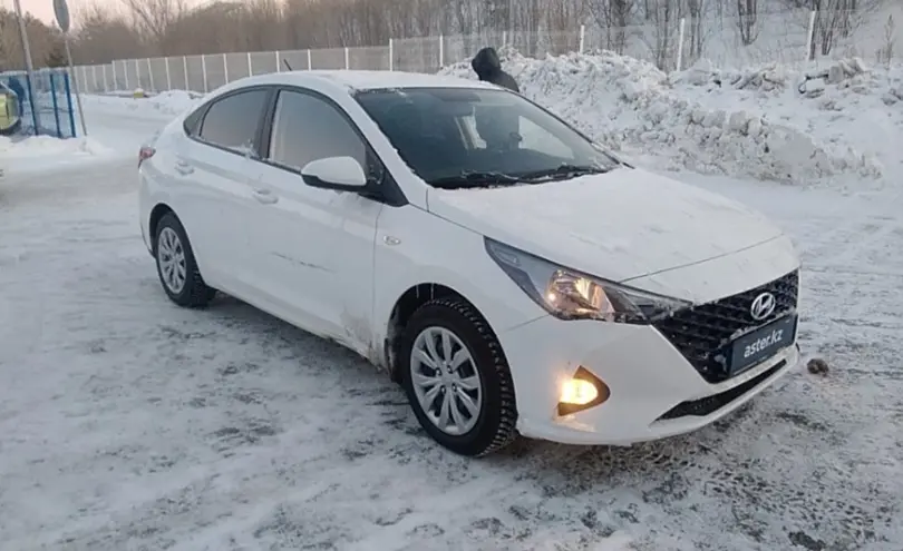 Hyundai Accent 2023 года за 8 600 000 тг. в Усть-Каменогорск фото 3