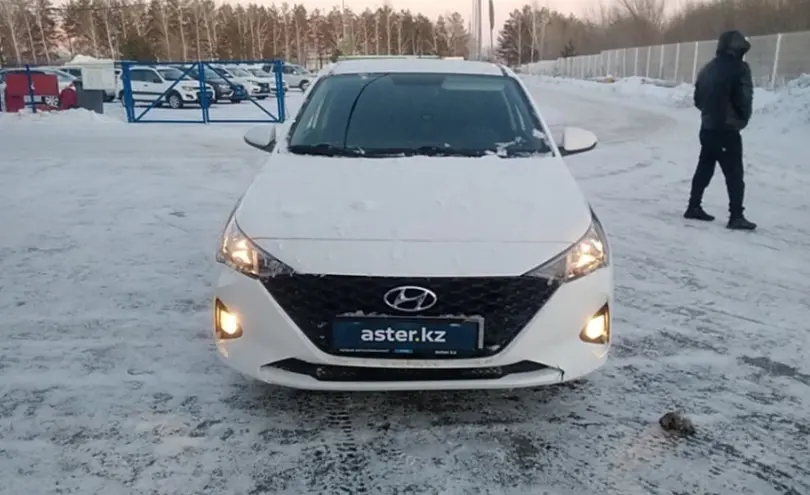 Hyundai Accent 2023 года за 8 600 000 тг. в Усть-Каменогорск фото 2