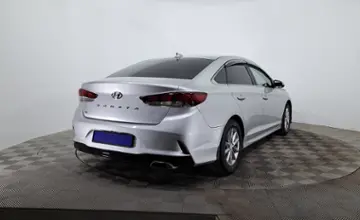 Hyundai Sonata 2018 года за 7 290 000 тг. в Астана