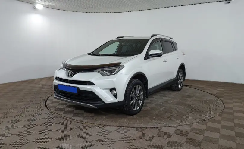 Toyota RAV4 2017 года за 10 990 000 тг. в Шымкент