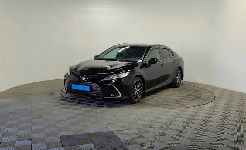 Toyota Camry 2021 года за 17 100 000 тг. в Алматы