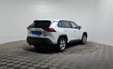Toyota RAV4 2022 года за 15 550 000 тг. в Алматы