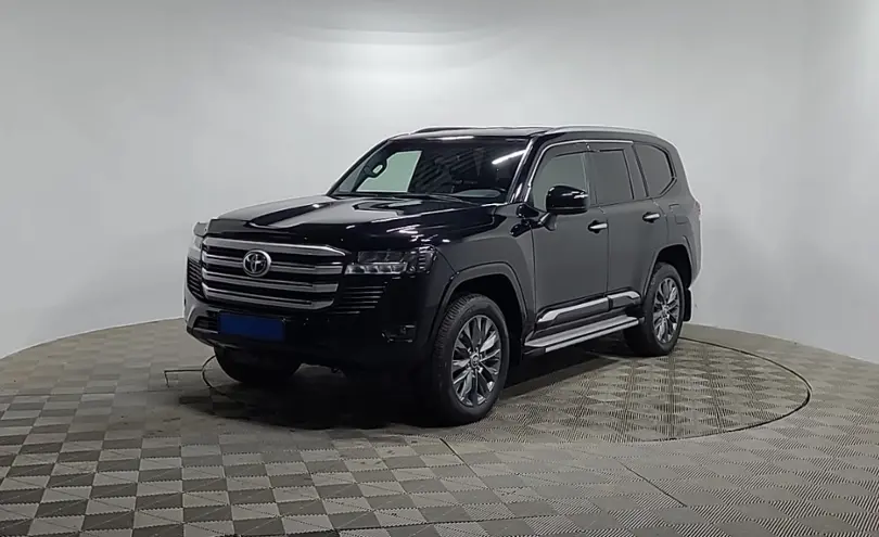 Toyota Land Cruiser 2023 года за 44 500 000 тг. в Алматы