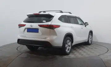 Toyota Highlander 2022 года за 17 490 000 тг. в Астана
