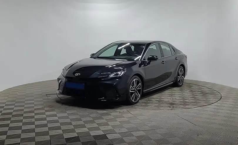 Toyota Camry 2025 года за 18 300 000 тг. в Алматы