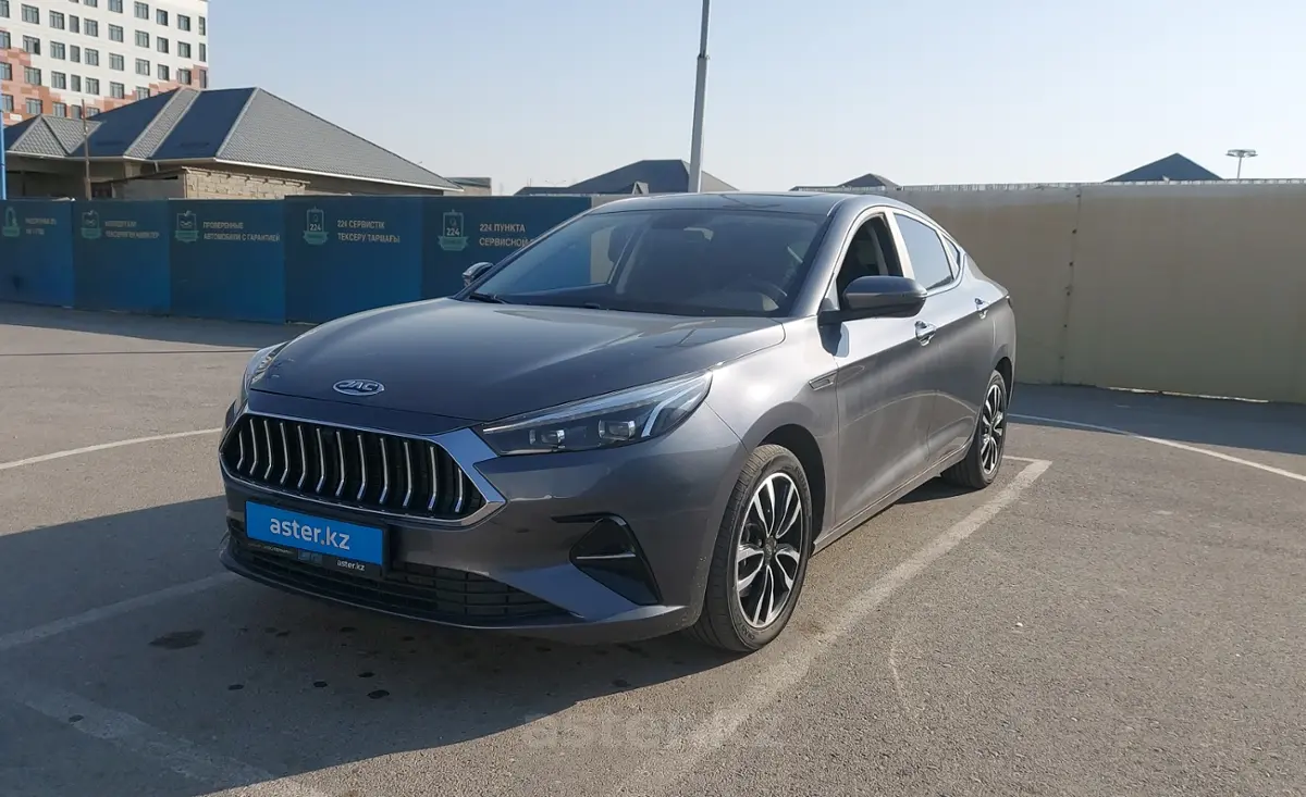 2022 JAC J7