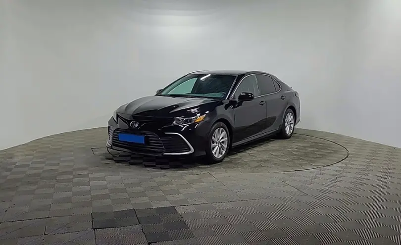 Toyota Camry 2021 года за 11 490 000 тг. в Алматы