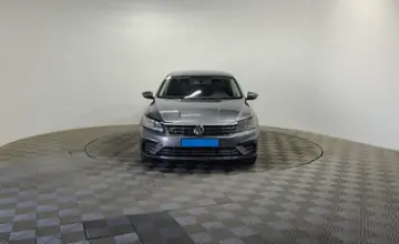 Volkswagen Passat 2017 года за 7 590 000 тг. в Алматы фото 2