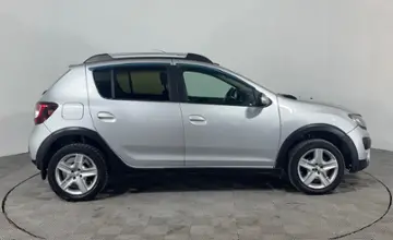 Renault Sandero 2015 года за 3 350 000 тг. в Караганда фото 4