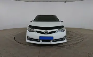 Toyota Camry 2014 года за 9 190 000 тг. в Шымкент фото 2