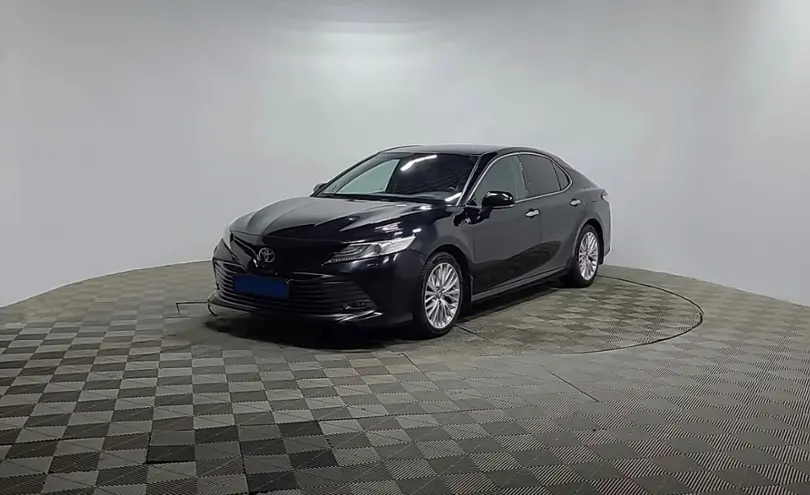 Toyota Camry 2019 года за 16 300 000 тг. в Алматы
