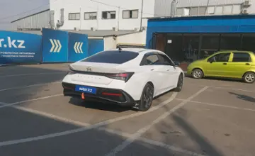 Hyundai Elantra 2023 года за 8 890 000 тг. в Алматы фото 3