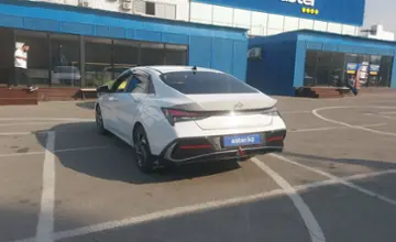 Hyundai Elantra 2023 года за 8 890 000 тг. в Алматы фото 4
