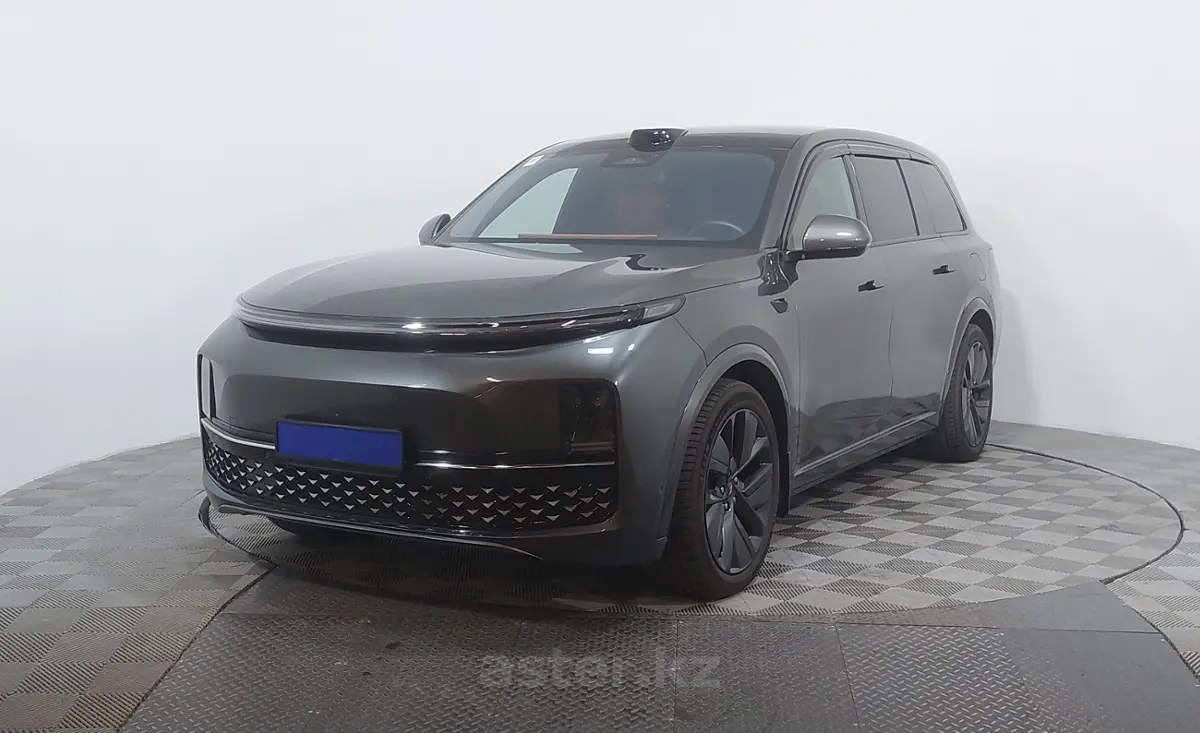 2023 LiXiang L9