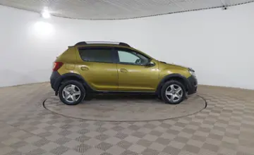 Renault Sandero 2015 года за 4 090 000 тг. в Шымкент фото 4