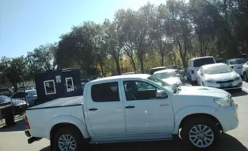 Toyota Hilux 2015 года за 12 500 000 тг. в Актобе фото 4