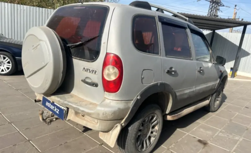 Chevrolet Niva 2006 года за 2 300 000 тг. в Уральск фото 5