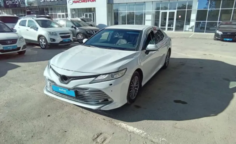 Toyota Camry 2019 года за 13 500 000 тг. в Актобе