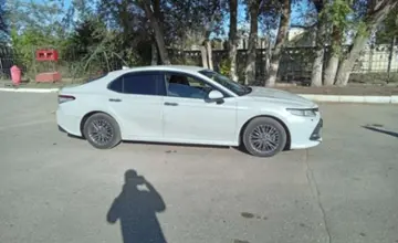 Toyota Camry 2019 года за 13 500 000 тг. в Актобе фото 4