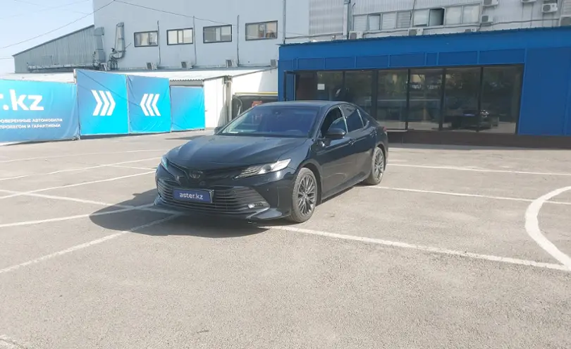 Toyota Camry 2020 года за 14 000 000 тг. в Алматы