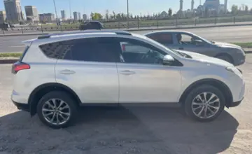 Toyota RAV4 2018 года за 13 000 000 тг. в Астана фото 4