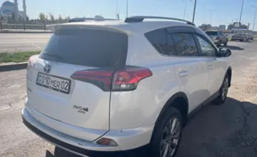 Toyota RAV4 2018 года за 13 000 000 тг. в Астана