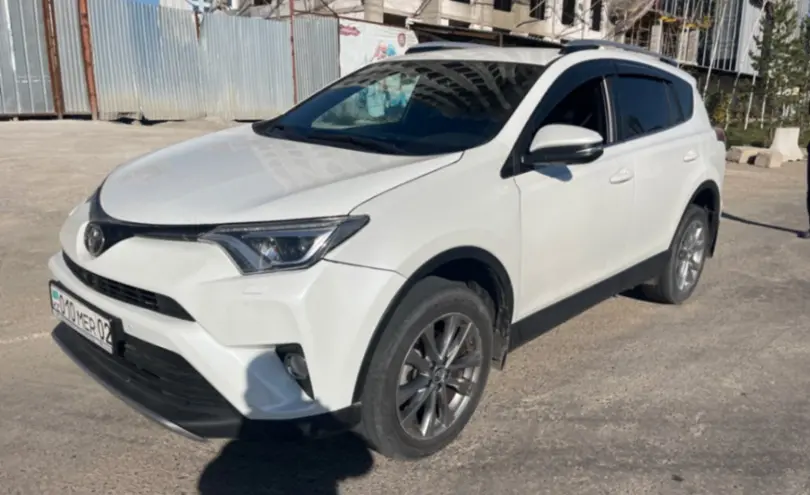 Toyota RAV4 2018 года за 13 000 000 тг. в Астана