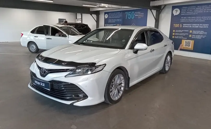 Toyota Camry 2018 года за 13 000 000 тг. в Астана