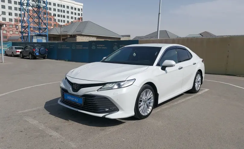 Toyota Camry 2020 года за 14 200 000 тг. в Шымкент