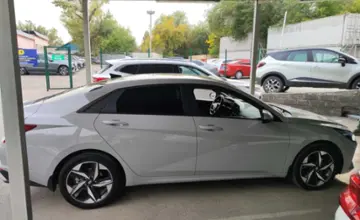 Hyundai Elantra 2023 года за 10 200 000 тг. в Алматы фото 4