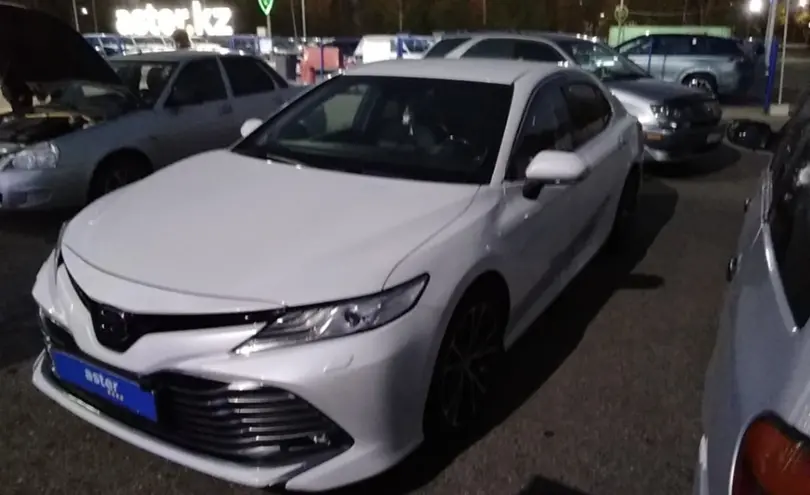 Toyota Camry 2018 года за 13 900 000 тг. в Усть-Каменогорск