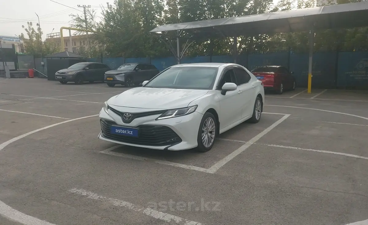 Toyota Camry 2020 года за 14 700 000 тг. в Алматы
