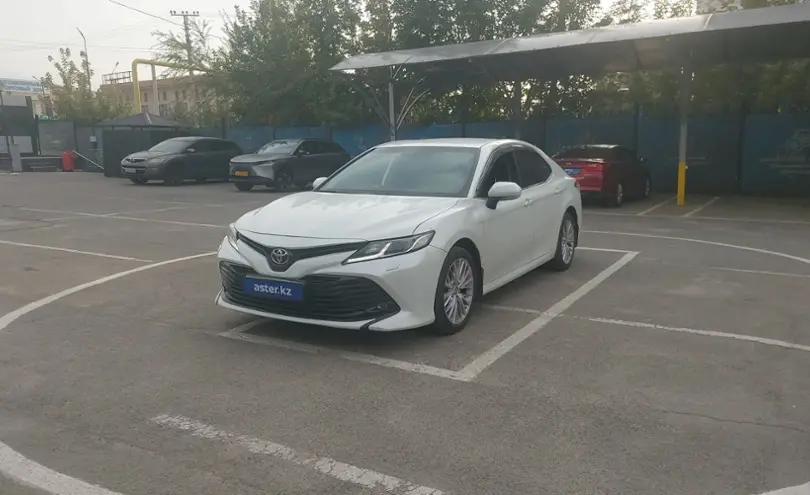 Toyota Camry 2020 года за 14 700 000 тг. в Алматы