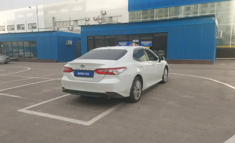 Toyota Camry 2020 года за 14 700 000 тг. в Алматы фото 3