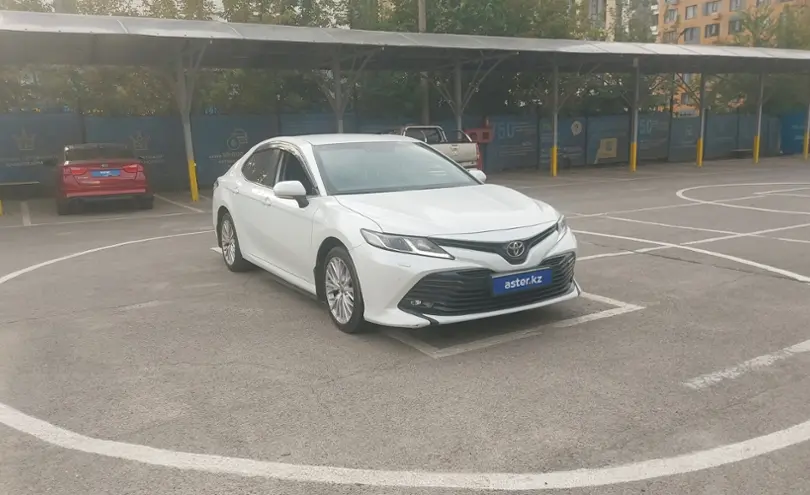 Toyota Camry 2020 года за 14 700 000 тг. в Алматы фото 2