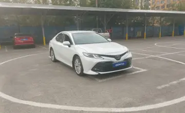 Toyota Camry 2020 года за 14 700 000 тг. в Алматы фото 2