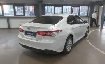Toyota Camry 2018 года за 11 500 000 тг. в Астана фото 3