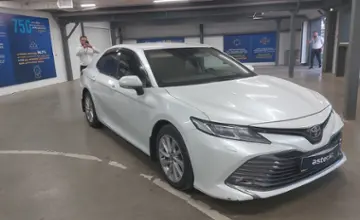 Toyota Camry 2018 года за 11 500 000 тг. в Астана фото 2