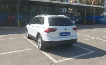 Volkswagen Tiguan 2018 года за 10 500 000 тг. в Алматы фото 4