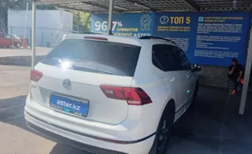 Volkswagen Tiguan 2020 года за 11 000 000 тг. в Алматы