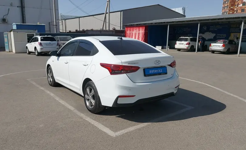 Hyundai Accent 2019 года за 7 200 000 тг. в Шымкент фото 4