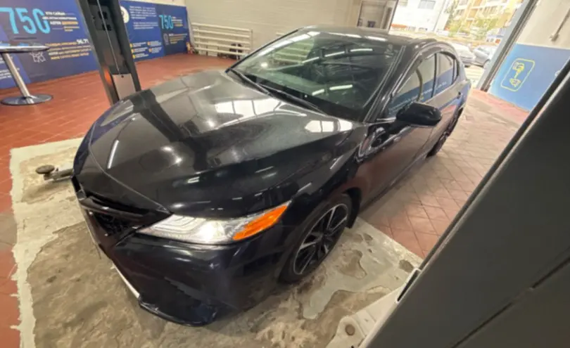 Toyota Camry 2020 года за 13 500 000 тг. в Астана