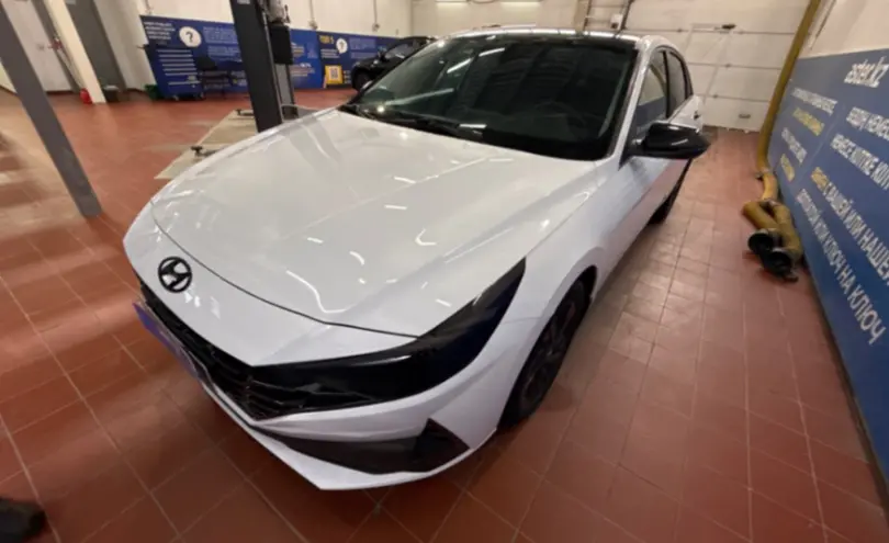 Hyundai Elantra 2023 года за 9 800 000 тг. в Астана