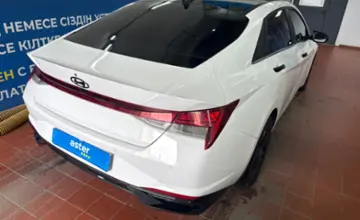 Hyundai Elantra 2023 года за 9 800 000 тг. в Астана
