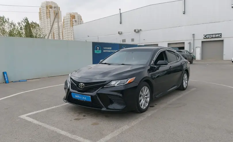 Toyota Camry 2017 года за 13 000 000 тг. в Шымкент