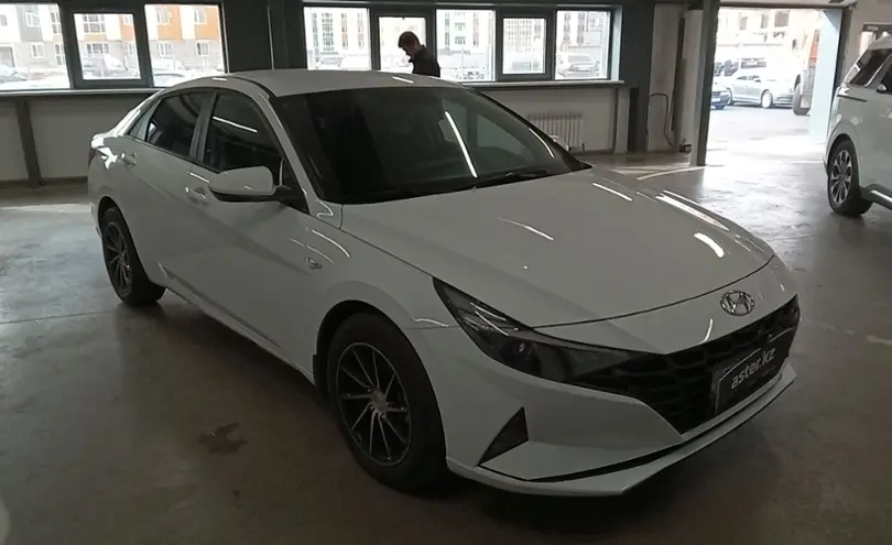 Hyundai Elantra 2021 года за 10 000 000 тг. в Астана фото 2